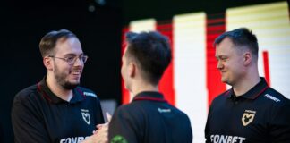 MOUZ Koçu sycrone: xertioN Baskı Altında Dağılmadı